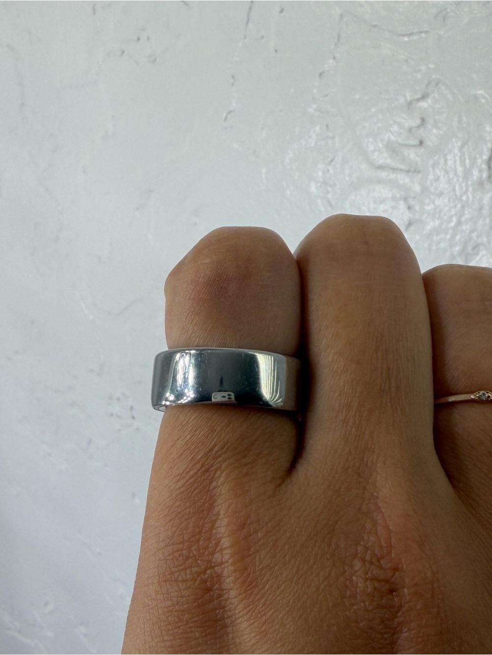 Oura ring gen 4 size 7 in silver